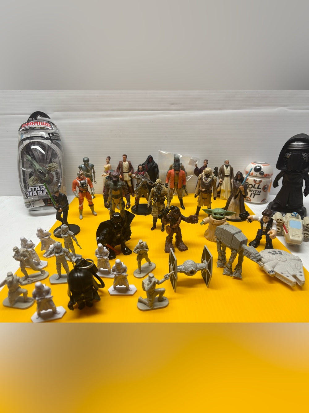 Star Wars Hasbro Loose Action Figure Lot Of ~40 Luke, Darth Maul, Grogu, Obi Wan